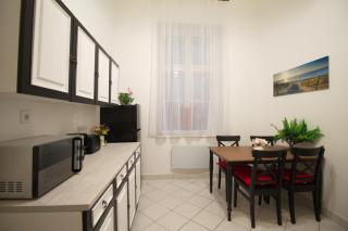 Báthory Residence by the Parliament - 2