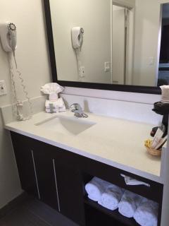 Days Inn & Suites by Wyndham Anaheim At Disneyland Park - Anaheim - 5