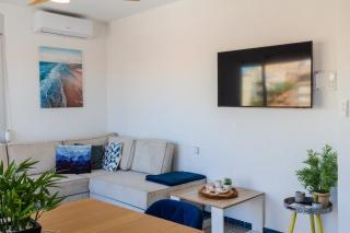 Sun and Sea - Perfect stay next to the airport - 9