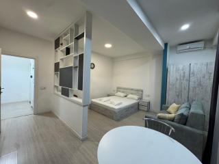 Bright Central Studio, Downtown Yerevan - 0