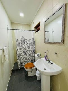 Vibrant Studio Near the Beach - 3