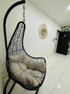 Vibrant Studio Near the Beach - 6