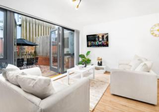 Central 3 Bedroom Townhouse - Garage - Parking 19L - Birmingham - 4