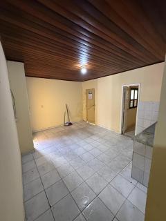 Econômica COP30 is a simple and well-located house - 6