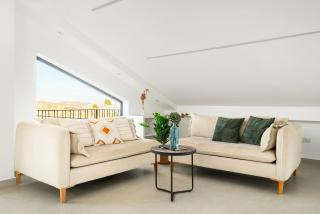 Sunny Hilltop Hideaway by Sea N' Rent - 6