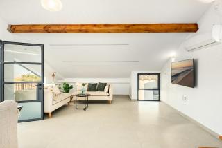 Sunny Hilltop Hideaway by Sea N' Rent - 9