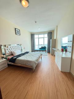 Full seaview luxury with gym,pool,jacuzzi,sauna,24x7 cafe,beach,restaurants,medical and more - 7