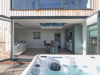 The Retreat - Ukc3845 - 5