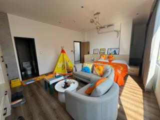 Sheng Hai Yun Ju - 1