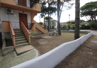 Apartment steps from the beach - 9