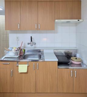 Exit 4 of Hongik University - 1