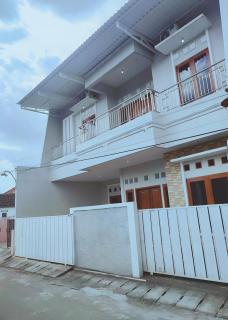 Griya Syariah Solo Homestay - 9