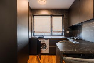 The Velvet by Blvd 44B5 - Premium City Retreat with Parking - 2