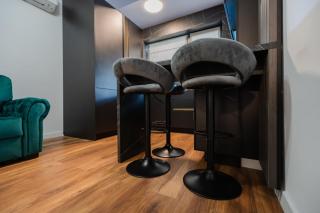 The Velvet by Blvd 44B5 - Premium City Retreat with Parking - 3