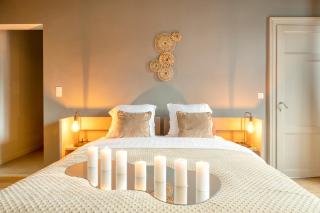 Spacious & Luminous Gem in Historic Ghent Building - 6