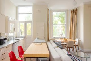 POW-36 Powis Square - 9