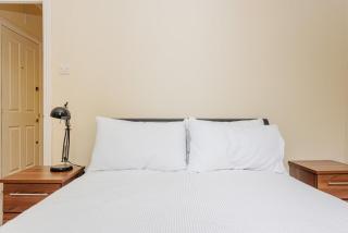 POW-36 Powis Square - 6