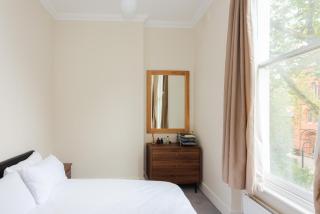 POW-36 Powis Square - 3