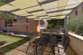 Apartments with parking space Novigrad - 7135 - 1