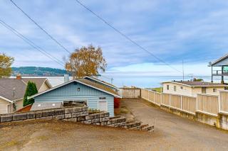 The Sunset Beach House - Lummi Island - 0