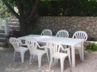 Apartments by the sea Mimice, Omis - 23074 - 2