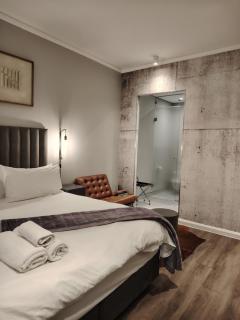 Menlyn Maine Trilogy Apartment 914A - 2