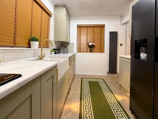 Bungalow 3bd Ev Parking - 8