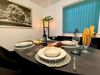 Contemporary 3 Bed Bungalow, EV Friendly & Parking - 7