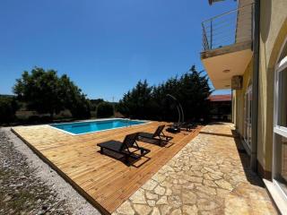 Family-friendly apartments with swimming pool Plano, Trogir - 24056 - Trogir - 1