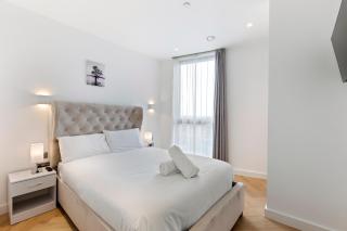 Stylish Flat-Leisure Pool & Gym - 2