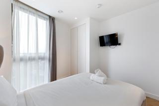 Stylish Flat-Leisure Pool & Gym - 3