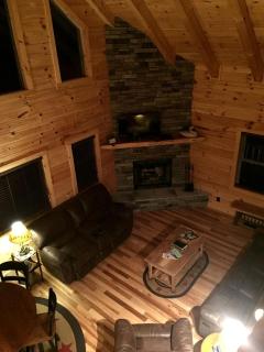 Spectacular Log Cabin Rental near High Bridge Trail State Park in Farmville, Virginia - 6