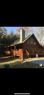 Spectacular Log Cabin Rental near High Bridge Trail State Park in Farmville, Virginia - 4