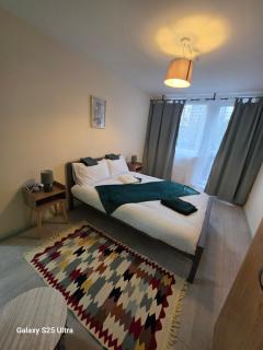 Green &White Cozy 3-Bedroom - 2