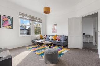 Central LDN 3-Bed Sleeps 8, Garden & Parking - 9