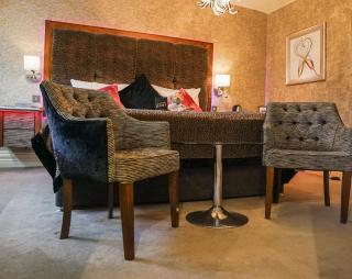 The Cranleigh Boutique - 1