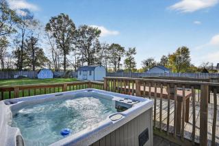 Cozy Retreat with Hot Tub in Peaceful Goshen home - Goshen - 9