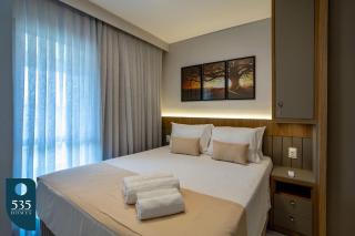 Modern One-Bedroom 700m from Salvador Shopping - 0