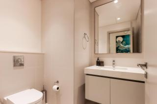 Livbnb-3BR Plus Maid's Room with Marina and City Skyline Views - 4