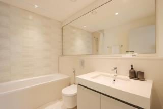 Livbnb-3BR Plus Maid's Room with Marina and City Skyline Views - 2