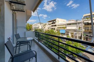 Chic and Cozy Apartment in the Heart of Glyfada - 3