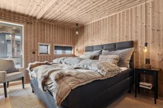 Large family cabin at Hafjell with ski in-ski out - 1