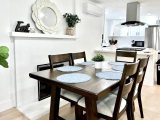 #Marbella Lane - Classy 3BR Jewel with Open Vibe - 2