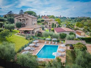 Rural Apartment With Views Of Lake Trasimeno - 1