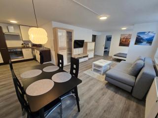 FERIENWOHNUNG 70m2 APARTMENT in ZITTAUER STADTZENTRUM INNENSTADT INNENRING TOP LAGE - WOHNEN AUF ZEIT IN ZITTAU - 2 RAUM WOHNUNG - 0