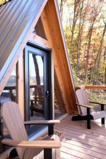 Romantic A-frame Cabin Ideal for Two by Tappan Lake in Ohio - 7