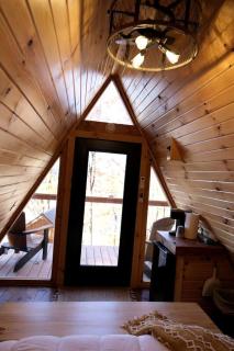 Romantic A-frame Cabin Ideal for Two by Tappan Lake in Ohio - 6