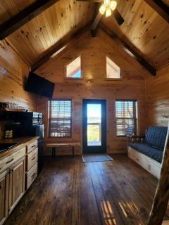 Wooden Chic Cabin Fully Stocked near Tappan Lake in Ohio - 6