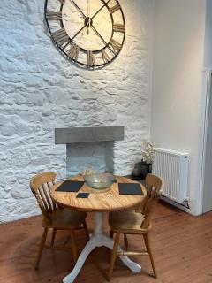 Cosy Dog-Friendly Cottage by Coast & Countryside - 4