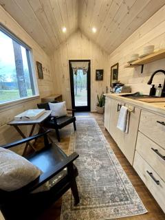Majestic Nordic Tiny House with Private Deck, Grill and Fire Pit in Arkansas - 6